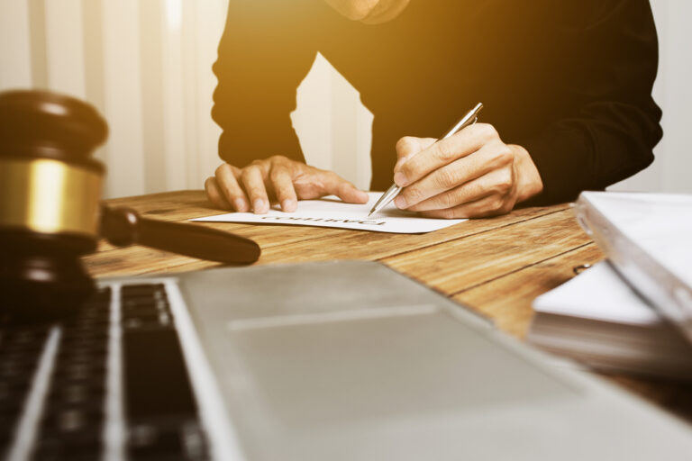10 QUESTIONS TO ASK BEFORE HIRING A CAR WRECK LAWYER IN ALABAMA